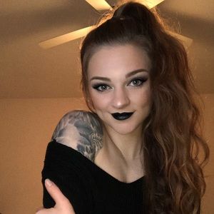 Meet your Posher, Melony